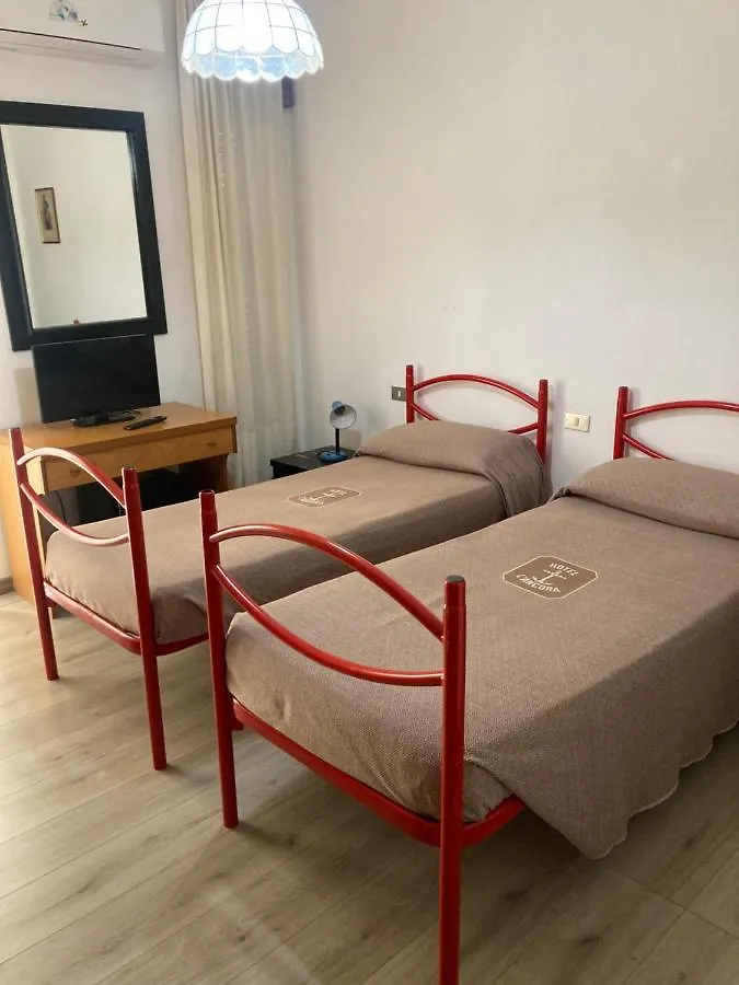 Hotel L'Ancora La Caletta 3*,  Italia